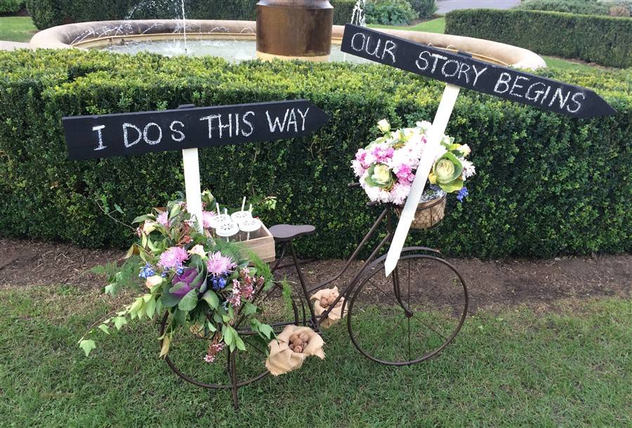 Vintage Bicycle - Rustic Wedding Hire in Melbourne - Country Charm