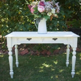 Shabby Signing Table