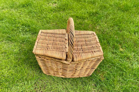 Large Picnic Basket (handle)